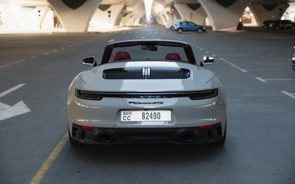  Argent Porsche 911 Carrera GTS Photo 3