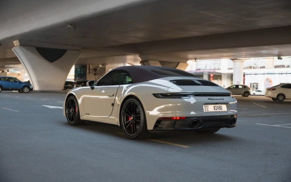  Argent Porsche 911 Carrera GTS Photo 10