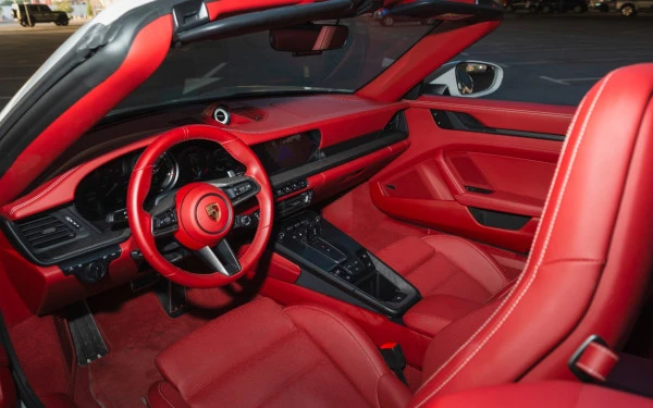  Argent Porsche 911 Carrera GTS Photo 14