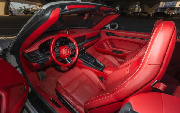  Argent Porsche 911 Carrera GTS Photo 15