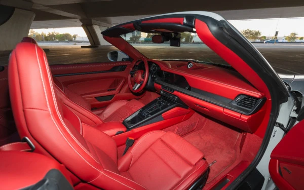  Argent Porsche 911 Carrera GTS Photo 16