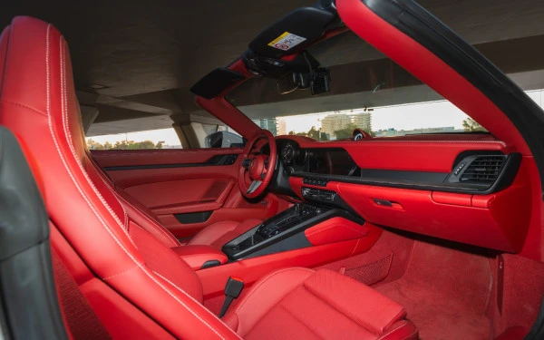  Argent Porsche 911 Carrera GTS Photo 18