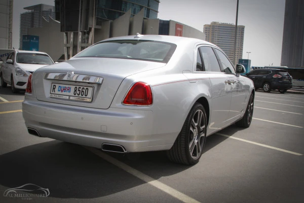  Silver Grey Rolls Royce Ghost Photo 3