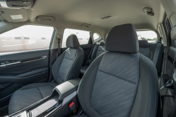  Dark Grey KIA Seltos Photo 9