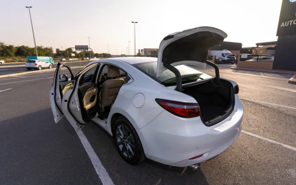  White Mazda 6 Photo 12