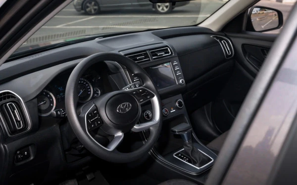  Noir Hyundai Creta Photo 8