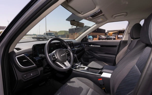  Urban Gray Pearl KIA Seltos Photo 7