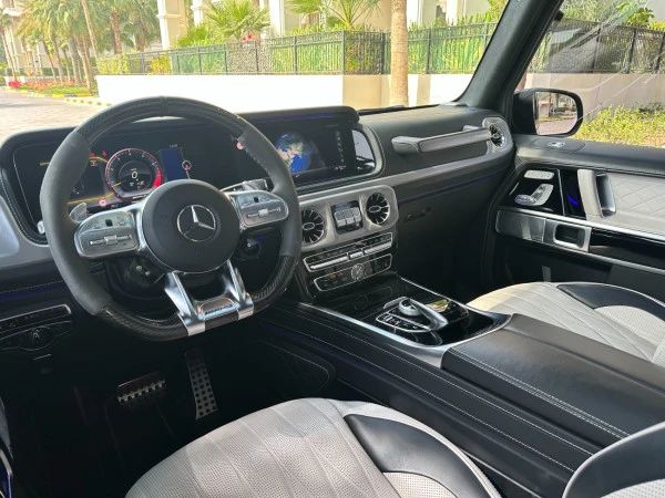  White Gray Mercedes G63 AMG Photo 2