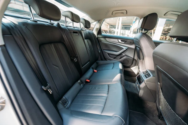  White Audi A6 Photo 5