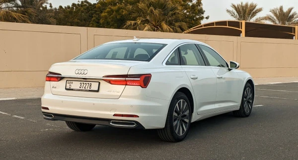  White Audi A6 Photo 3