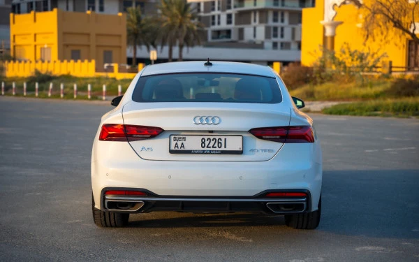  Blanc Audi A5 Photo 4