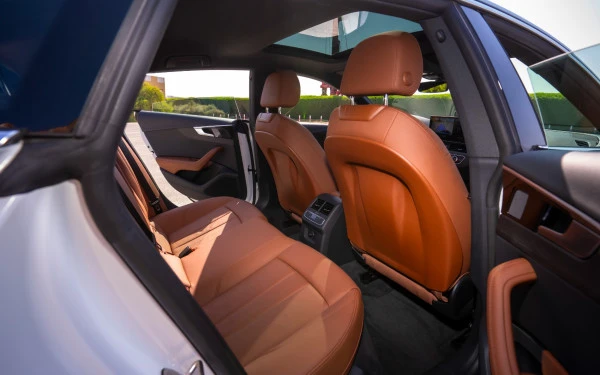  White Audi A5 Photo 8