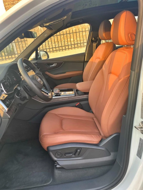  أبيض أودي Q7 Photo 7