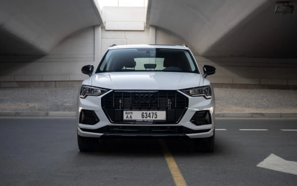  White Audi Q3 Photo 3