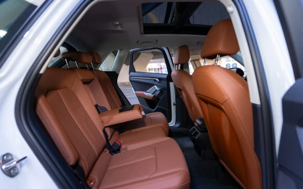  White Audi Q3 Photo 8