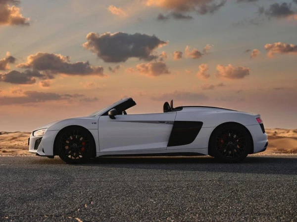  Белый Audi R8 Facelift Photo 2