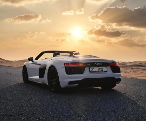  Белый Audi R8 Facelift Photo 5