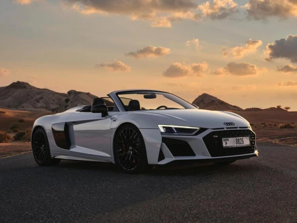  Белый Audi R8 Facelift Photo 6