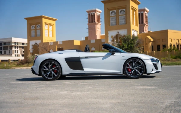  Белый Audi R8 Spyder Photo 2