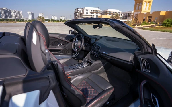  Белый Audi R8 Spyder Photo 8