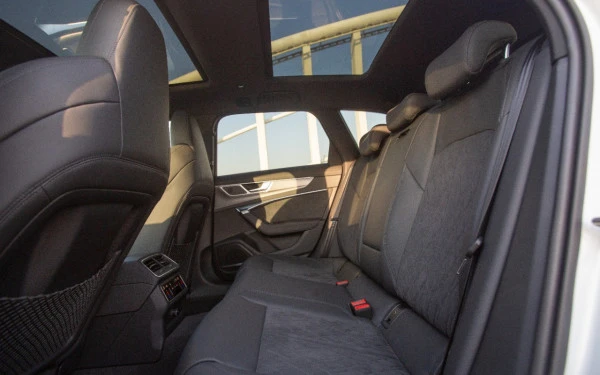  أبيض أودي RS6 Photo 6