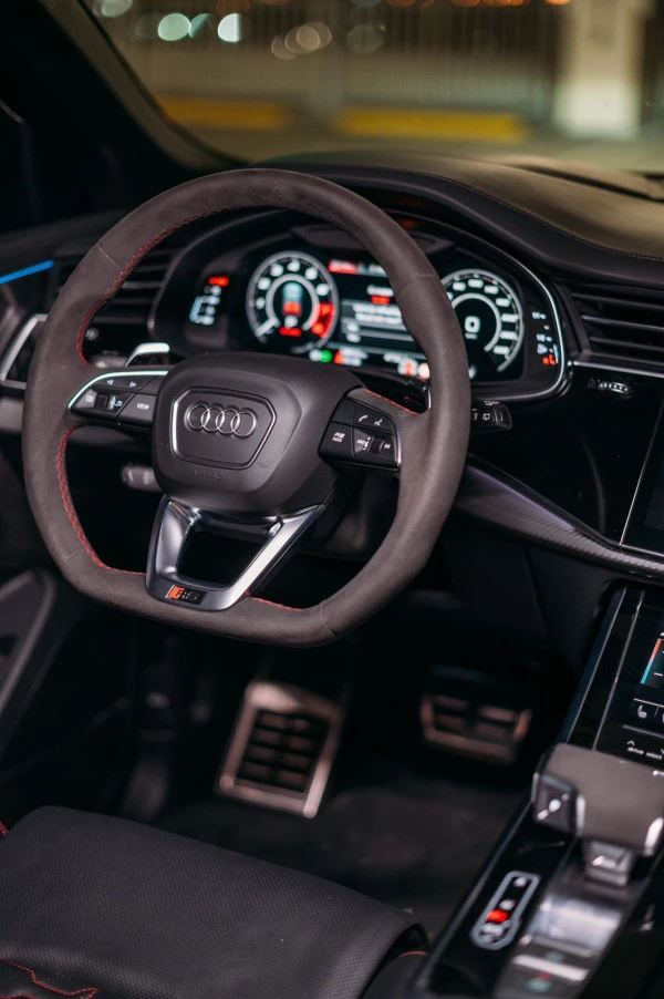  White Audi RSQ8 Photo 7