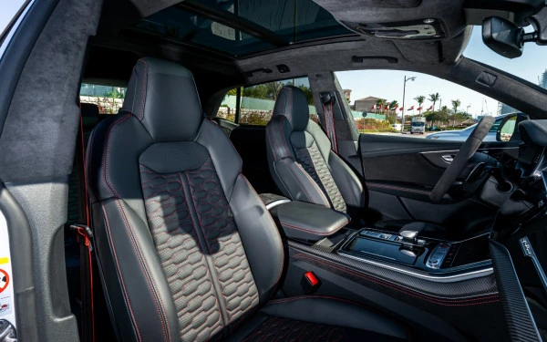  White Audi RSQ8 Photo 6