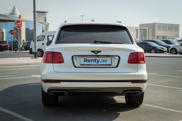  White Bentley Bentayga Photo 2