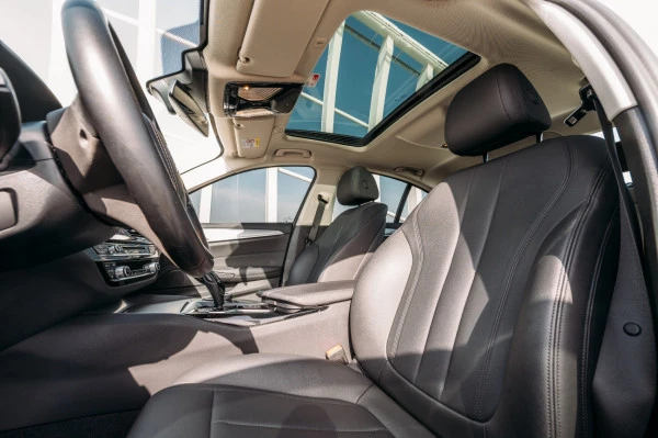  White BMW 520i Photo 6