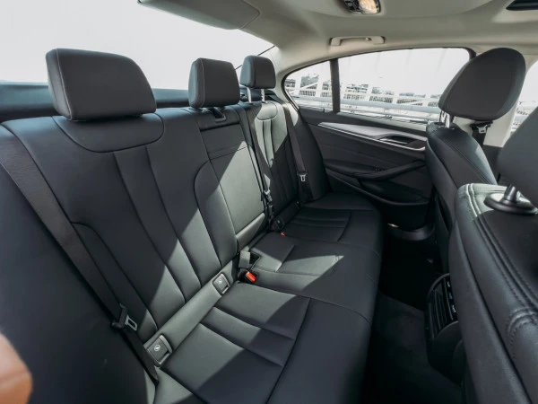  White BMW 520i Photo 7