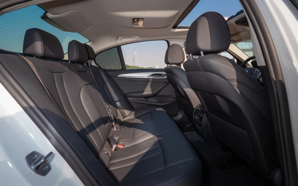  White BMW 520i Photo 7