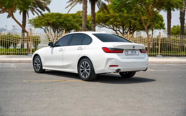  Blanco BMW 318i Photo 2