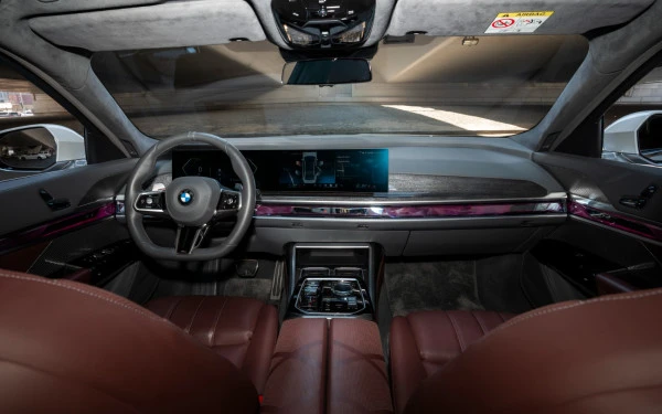  White BMW 760Li Photo 29