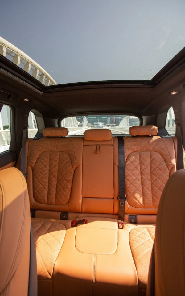  White BMW X5 40iM Photo 7