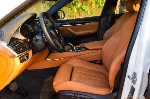  White BMW X6 Photo 2