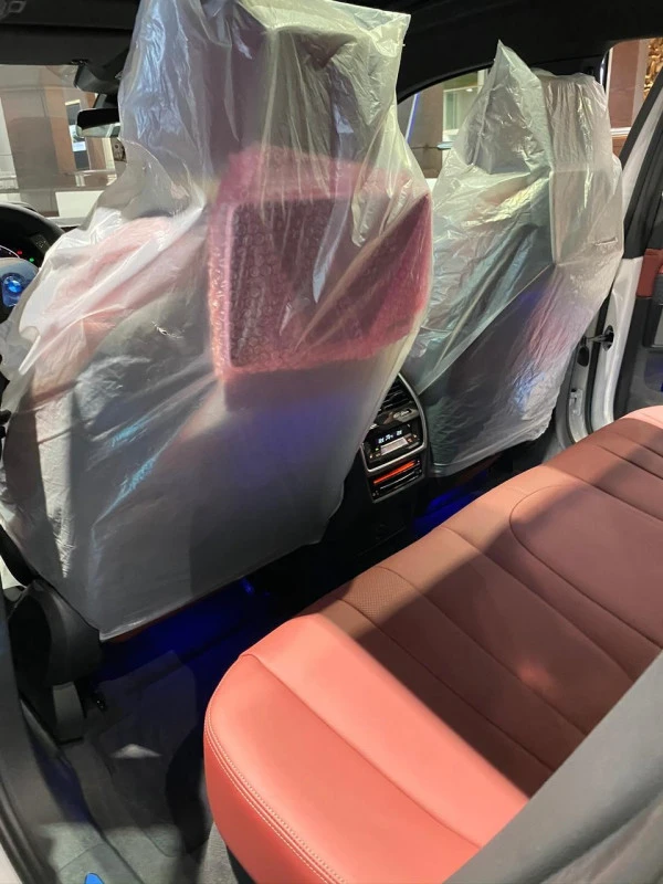  White BMW X6 Photo 2