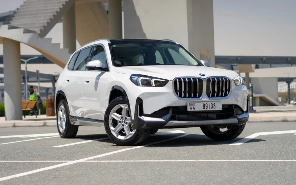  White BMW X1 Photo 2