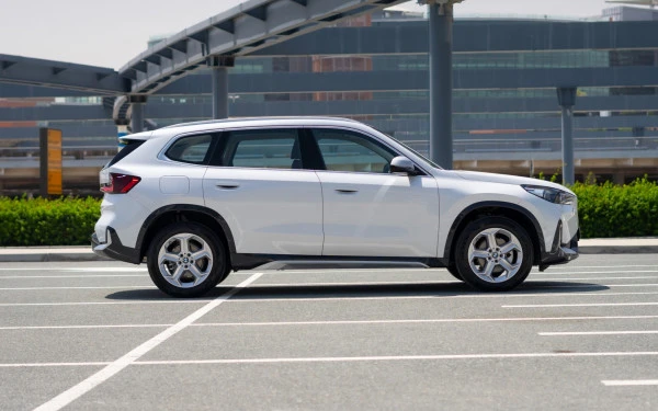  White BMW X1 Photo 3