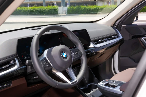  White BMW X1 Photo 7