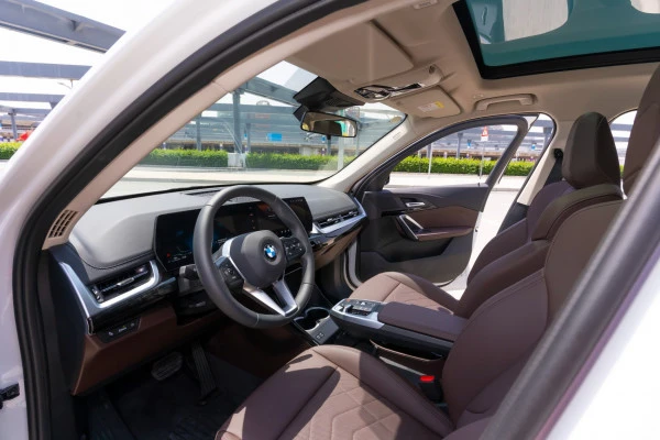  White BMW X1 Photo 8