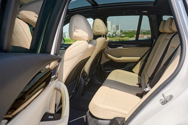  أبيض BMW X3 Photo 9