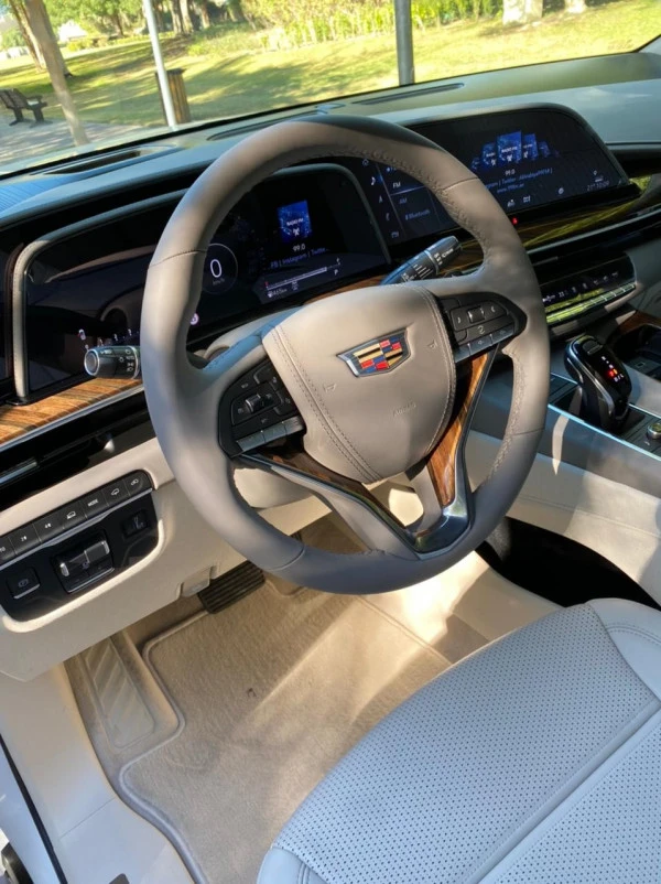  White Cadillac Escalade Platinum Photo 5