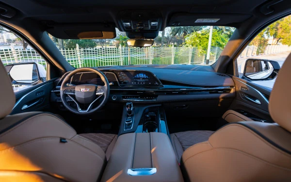  White Cadillac Escalade Photo 4