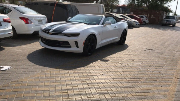  Bianca Chevrolet Camaro Photo 2
