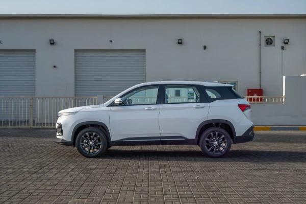  White Chevrolet Captiva Photo 4