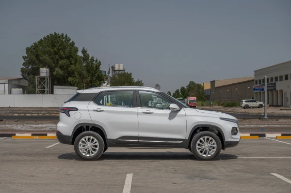  White Chevrolet Groove Photo 4