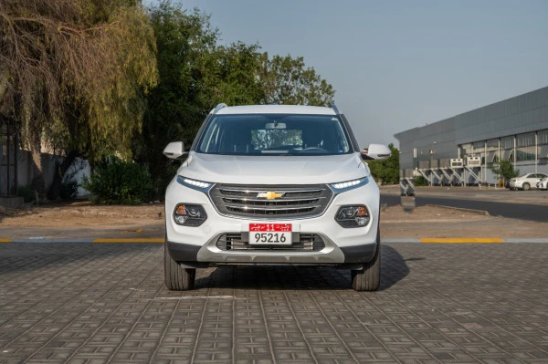  White Chevrolet Groove Photo 2