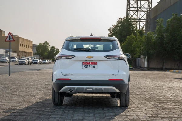  White Chevrolet Groove Photo 3