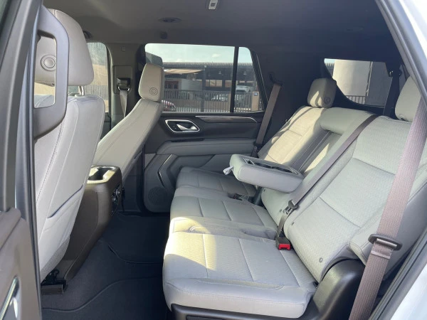  Weiß Chevrolet Tahoe Photo 4