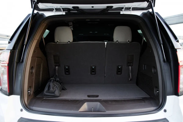  Weiß Chevrolet Tahoe Photo 14